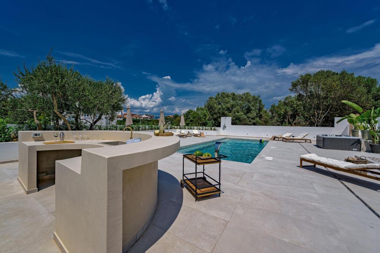 Luxury Villa Del Sogno With Pool, Jacuzzi, Parking 奥库格哥恩基 外观 照片