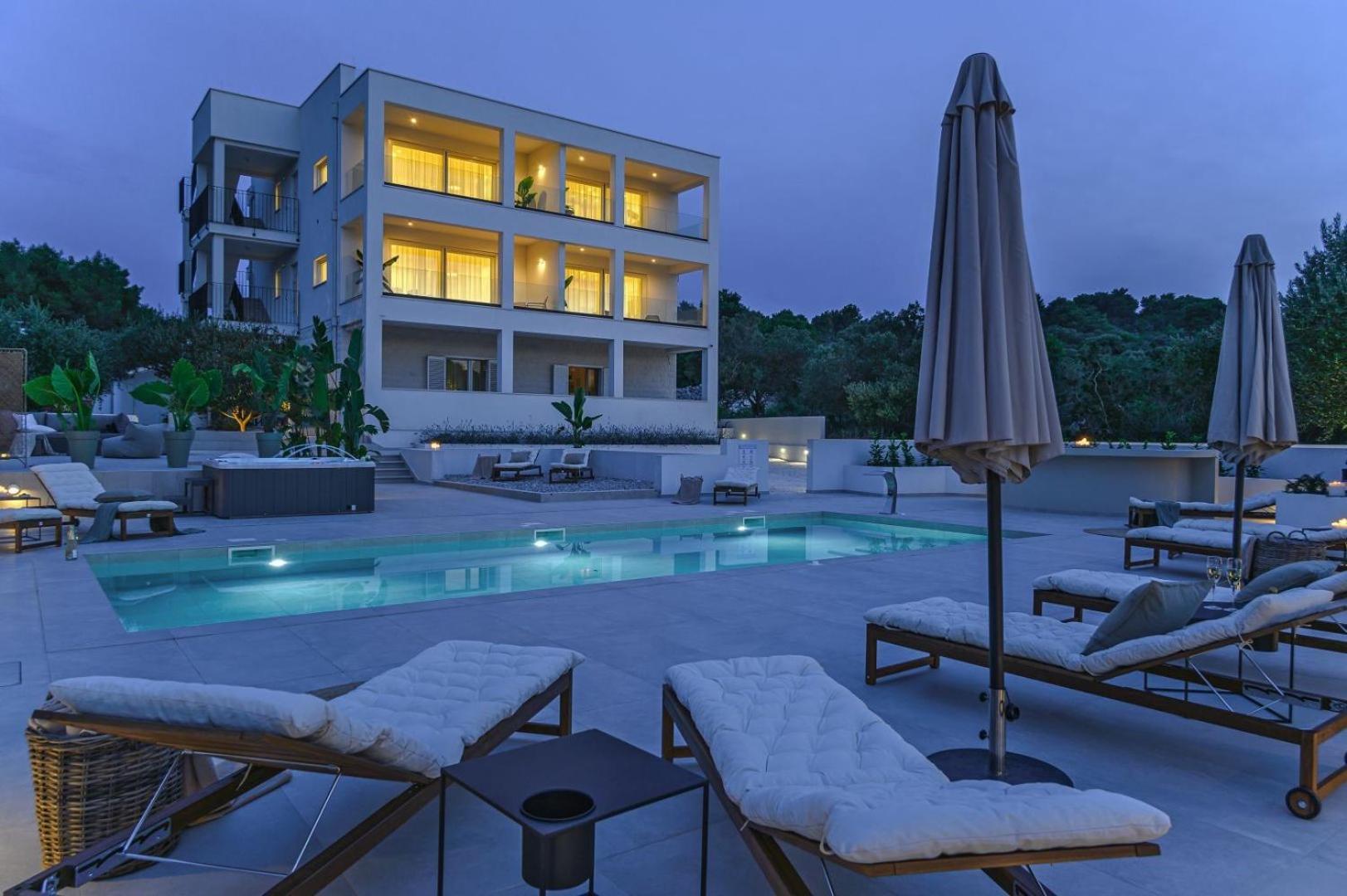 Luxury Villa Del Sogno With Pool, Jacuzzi, Parking 奥库格哥恩基 外观 照片