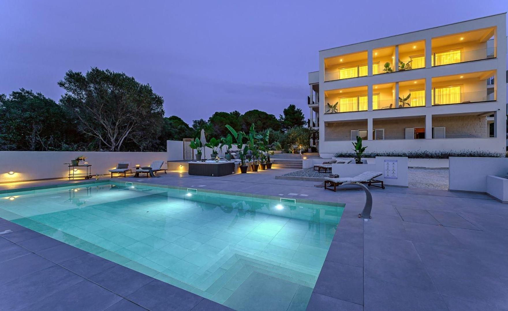 Luxury Villa Del Sogno With Pool, Jacuzzi, Parking 奥库格哥恩基 外观 照片