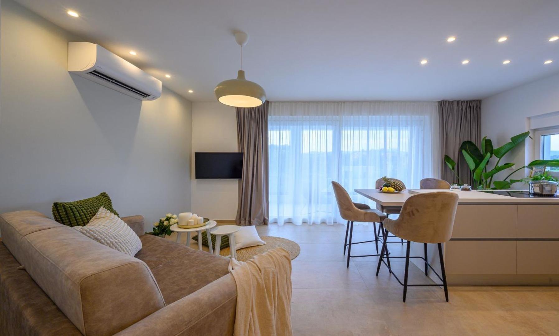 Luxury Villa Del Sogno With Pool, Jacuzzi, Parking 奥库格哥恩基 外观 照片