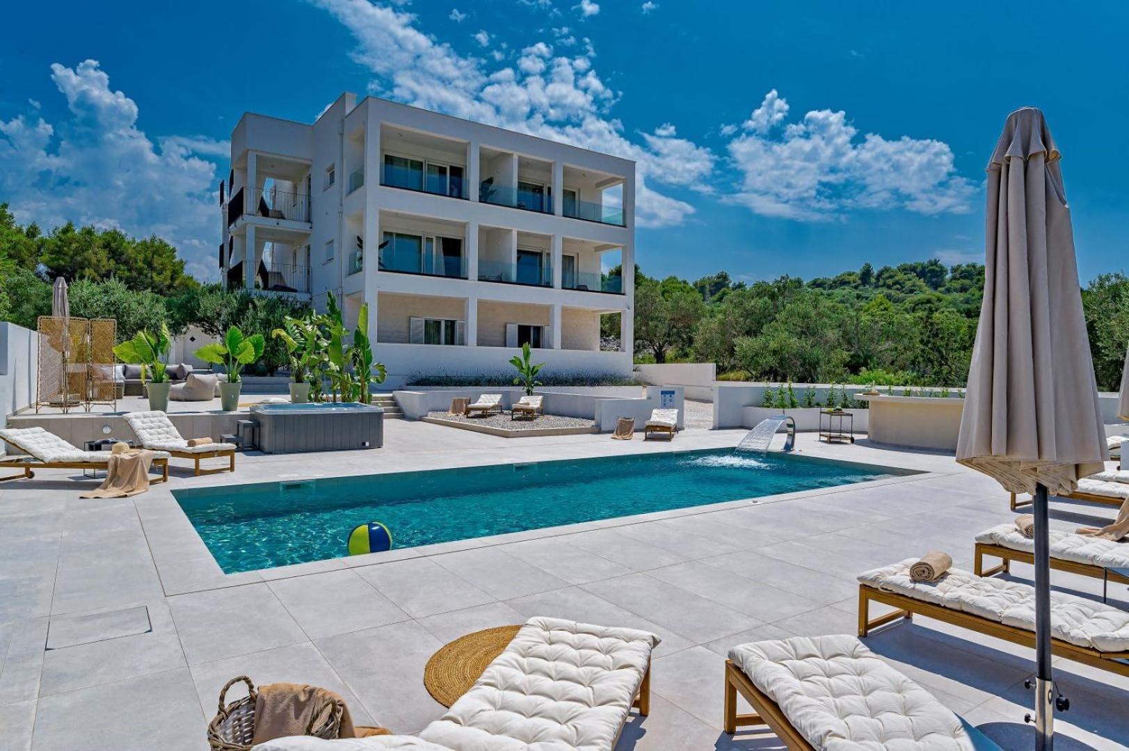 Luxury Villa Del Sogno With Pool, Jacuzzi, Parking 奥库格哥恩基 外观 照片